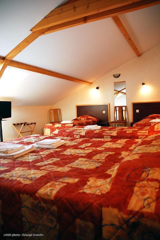Les Hirondelles Hotell Orcines Rum bild