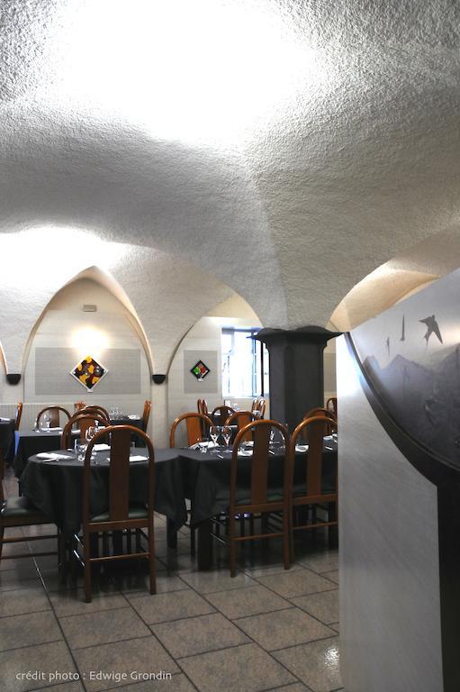 Les Hirondelles Hotell Orcines Exteriör bild