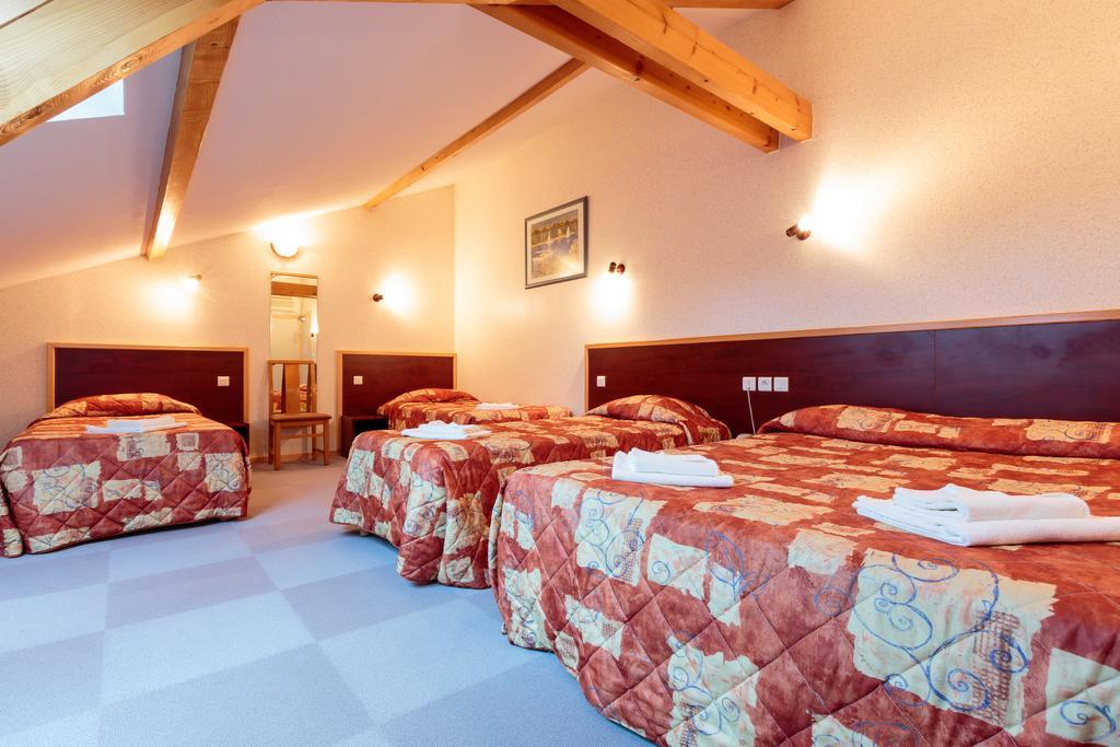 Les Hirondelles Hotell Orcines Exteriör bild