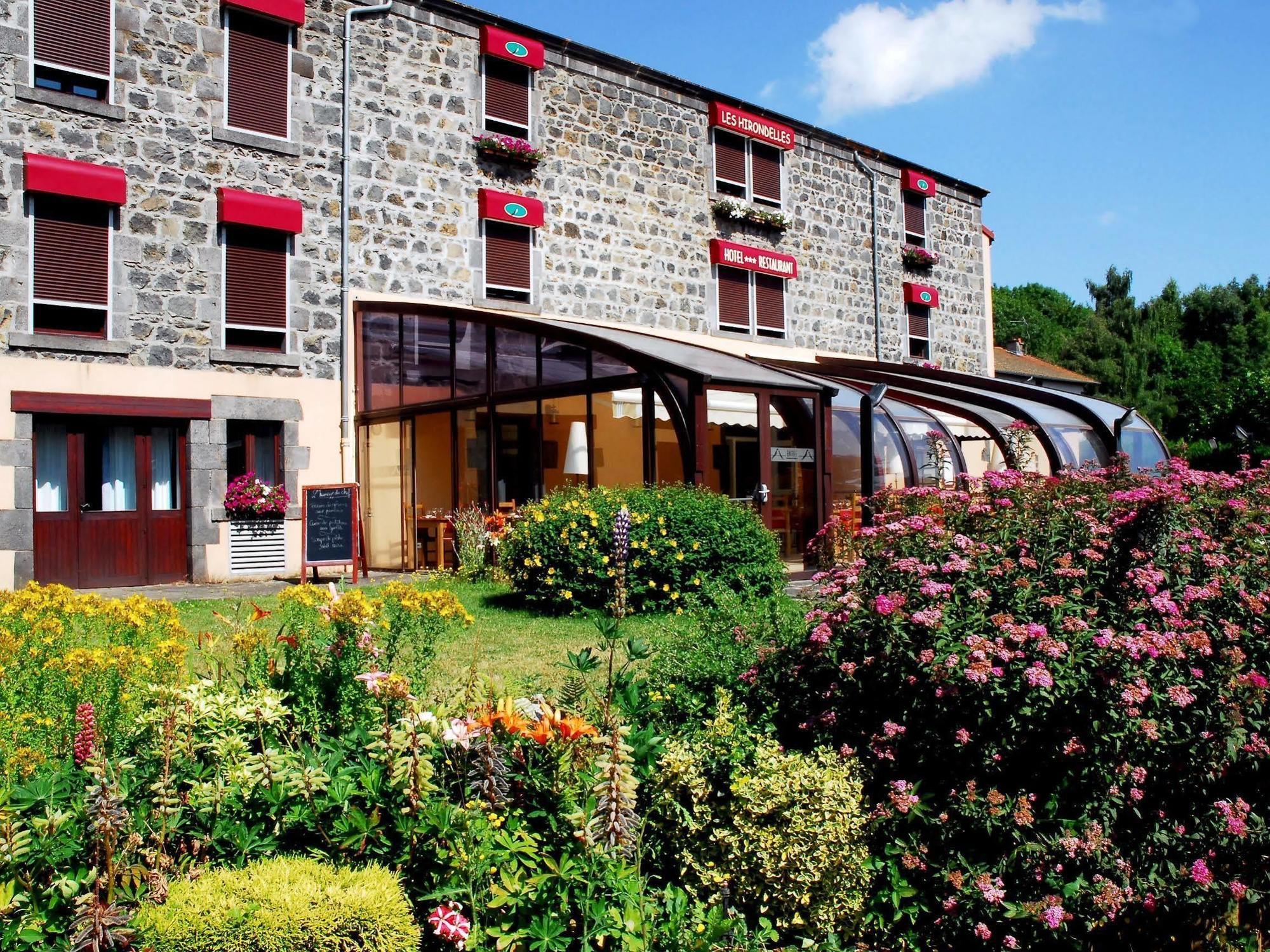 Les Hirondelles Hotell Orcines Exteriör bild