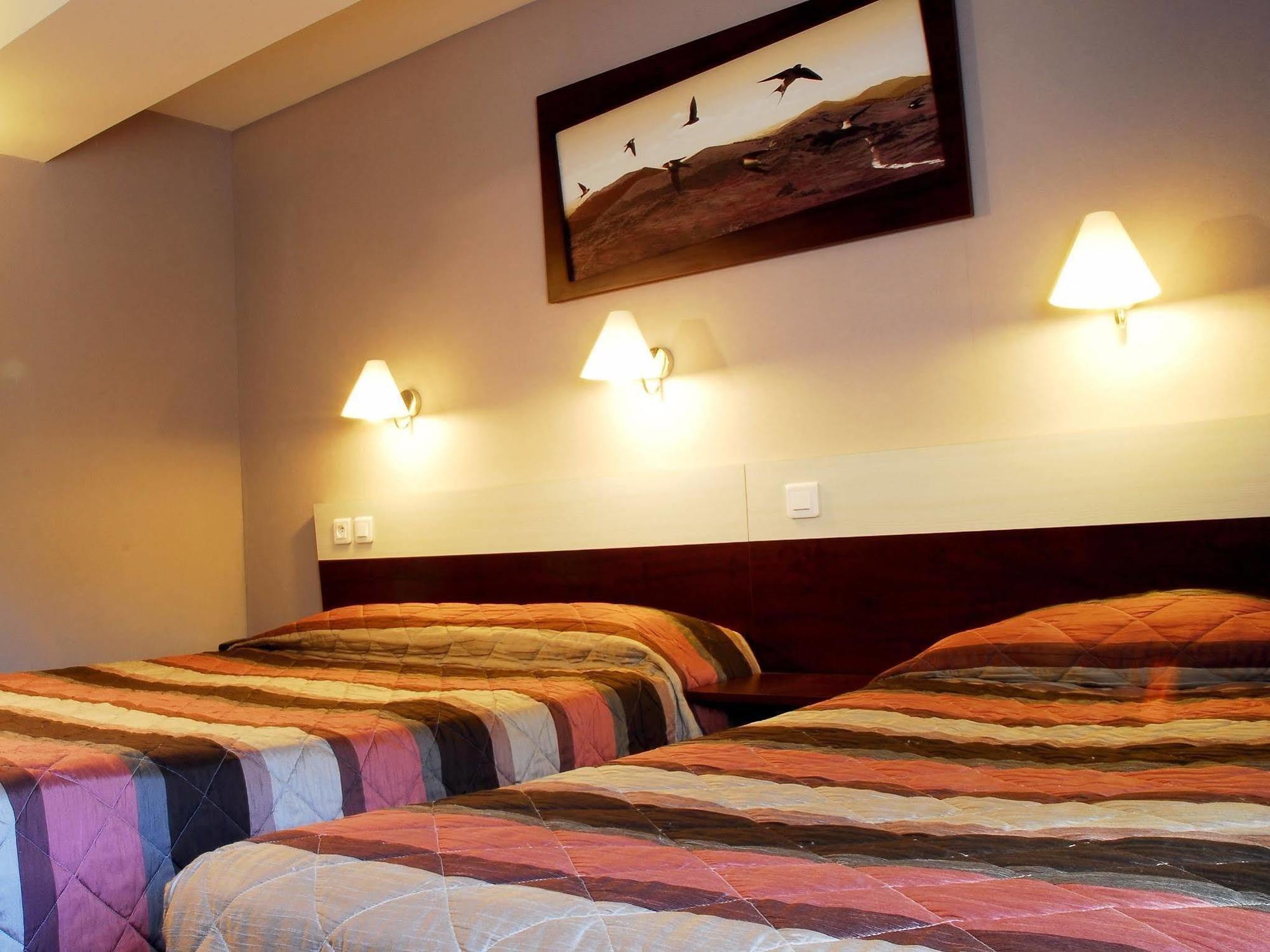 Les Hirondelles Hotell Orcines Exteriör bild