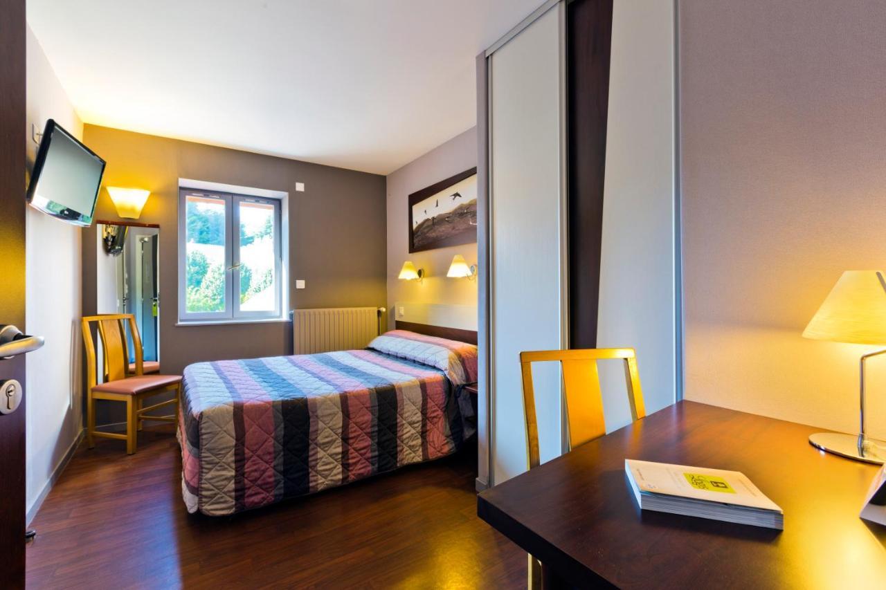 Les Hirondelles Hotell Orcines Exteriör bild